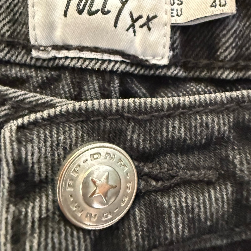 Princess Polly Women’s Black Denim With Whole on One Leg. Size 8 - Picture 5 of 7